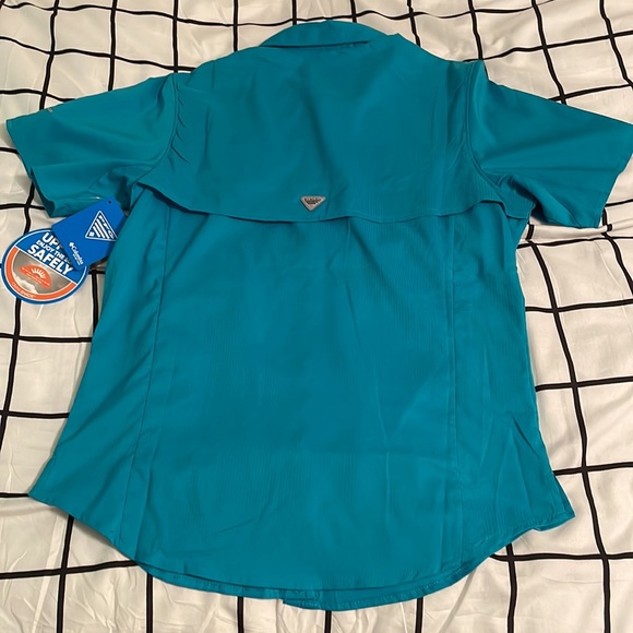 Women’s Columbia button down shirt size XS NWT - Picture 2 of 12